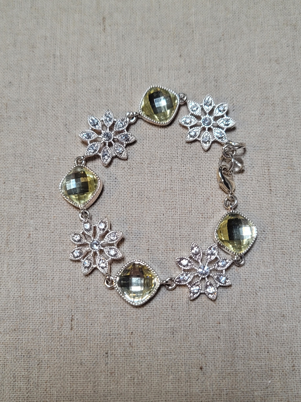 Vintage NAPIER Bracelet Yellow Faceted Stones Sparkling Rhinestone Flowers 8"